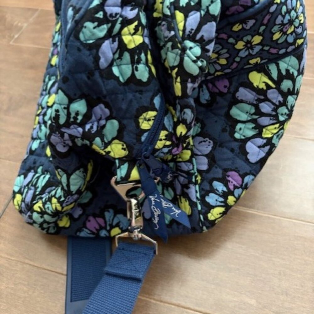 NWOT Vera Bradley Weekender Travel Bag Shoulder Strap Retired Indigo Pop - Picture 2 of 12